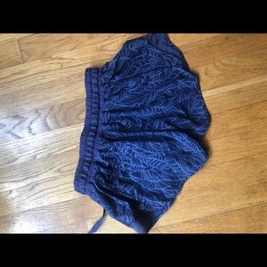 Lululemon hotty hot shorts size 6